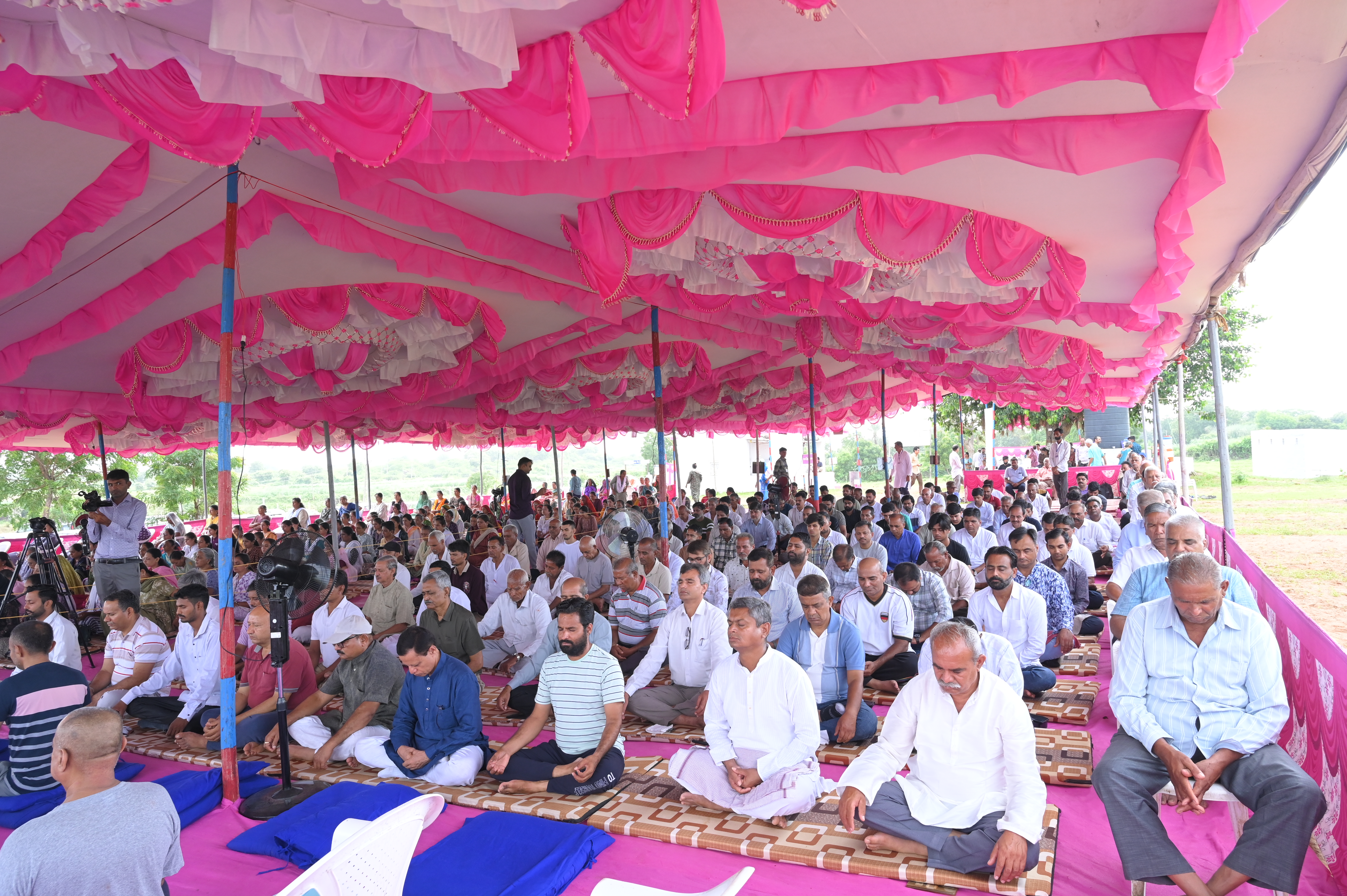 Dhamma Avani Meditators Meditating